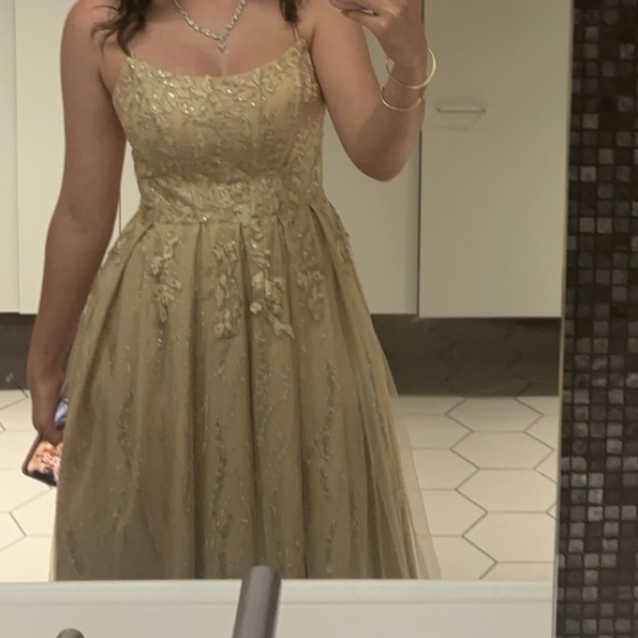 Gold prom dress - Picture 3 of 3